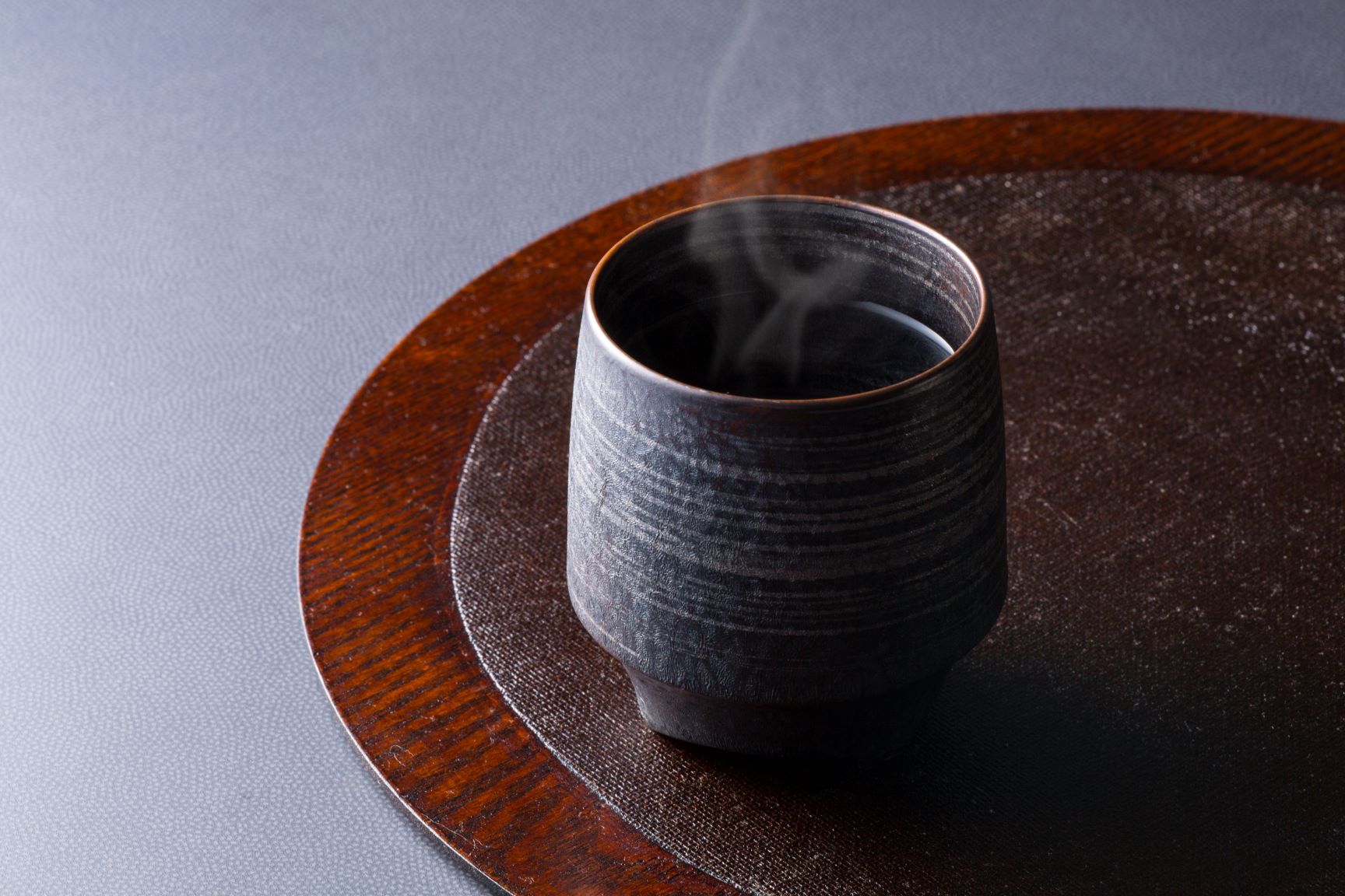 番茶の魅力再発見！胃に優しい？選び方や飲み方も解説