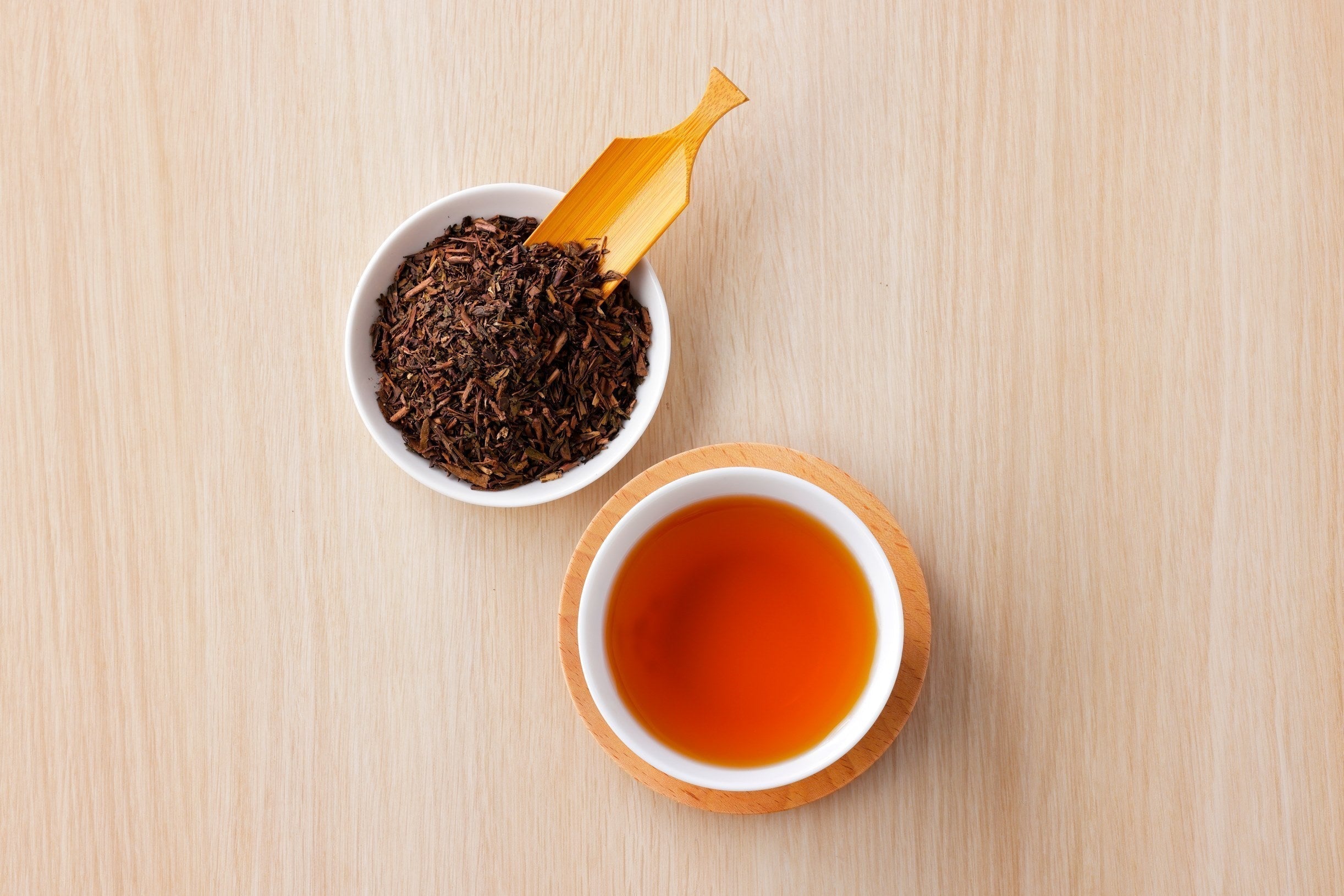ほうじ茶と緑茶の違いを解説｜製法・茶葉・成分でわかる魅力