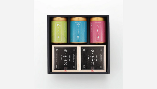Assortment of nori crackers and various seaweed